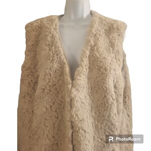 Coffee Shop New York CreamVest Shacket soft faux fur 1X EUC